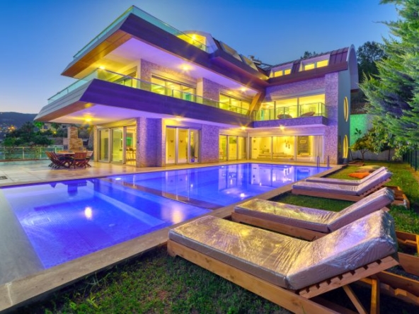 Luxury 5+1 Sea View Villa For Sale in Bektas