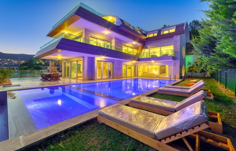 Luxury 5+1 Sea View Villa For Sale in Bektas