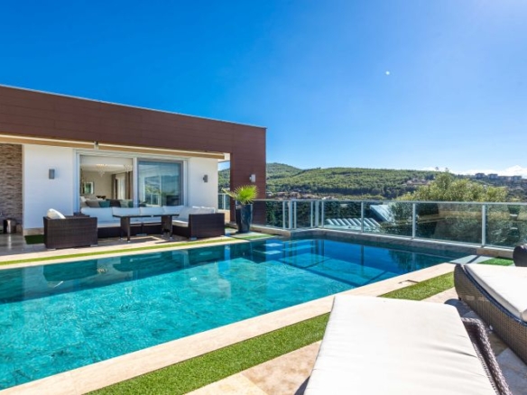 3-Bedroom Villa For Sale Kargicak Granada